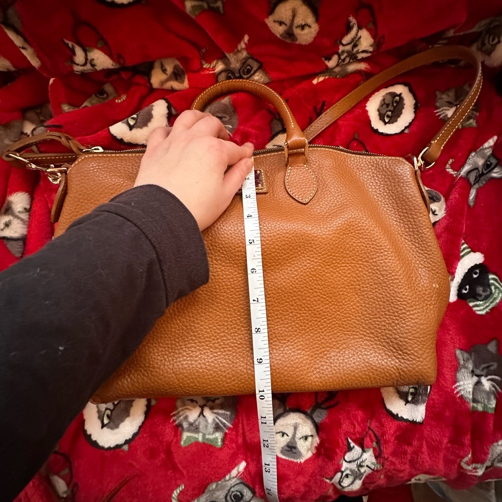 Dooney and Bourke Handbag/Crossbody - Picture 8 of 9